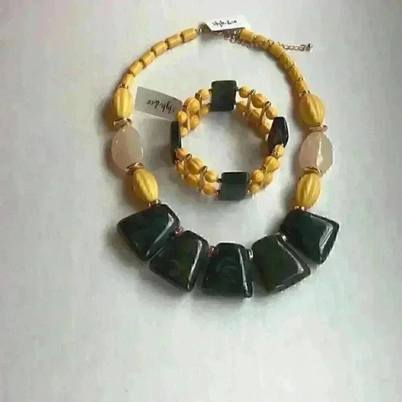 Style & Co new Gold Tone Statement Beaded Necklace - Picture 8 of 8